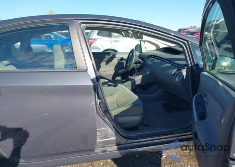 2011 Toyota Prius Two from USA, damaged, VIN JTDKN3DU1B0263349